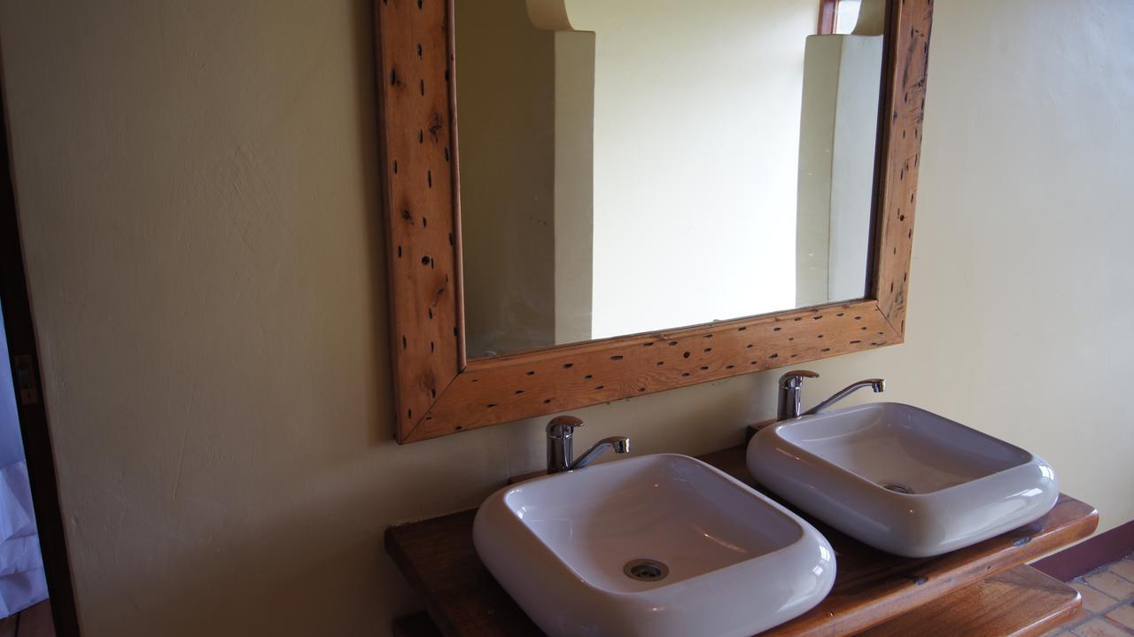 Buhoma Community Haven Lodge Bugambira Quarto foto